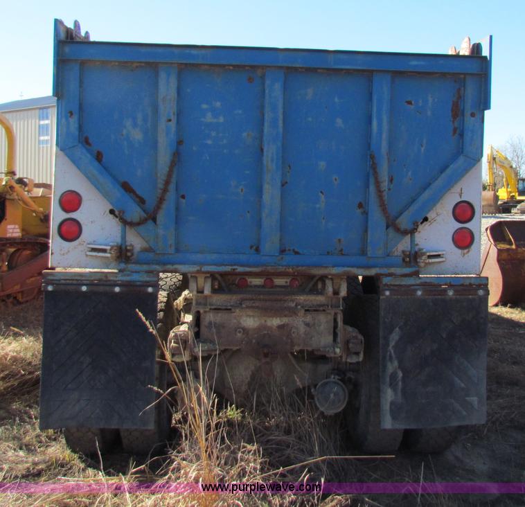 image for item H7297 1985 Peterbilt 349 dump truck