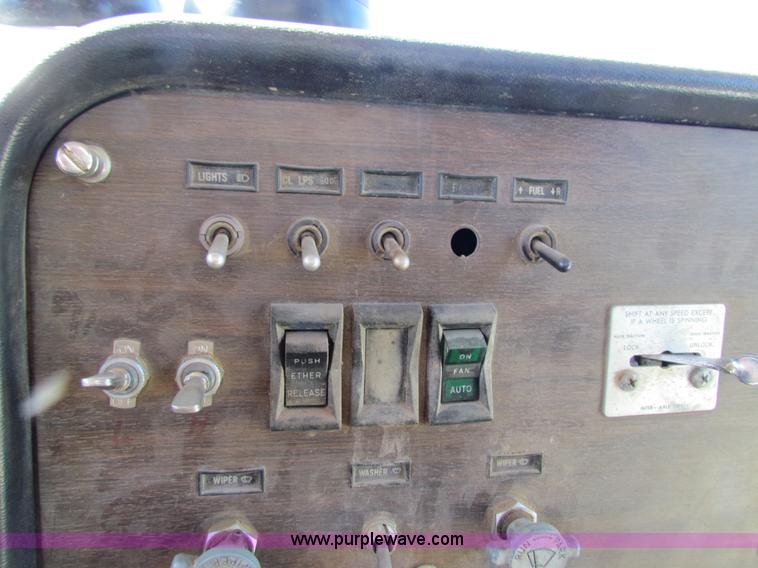 image for item H7297 1985 Peterbilt 349 dump truck