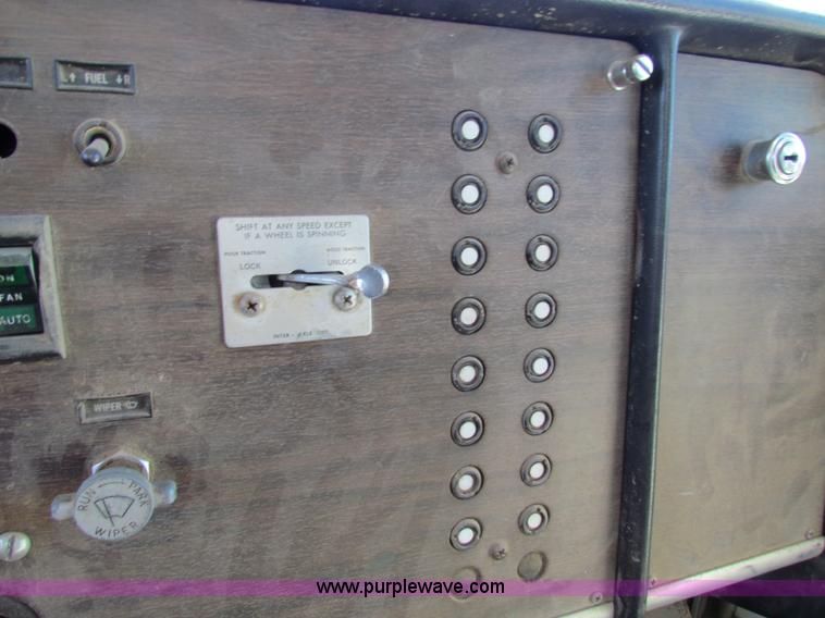 image for item H7297 1985 Peterbilt 349 dump truck