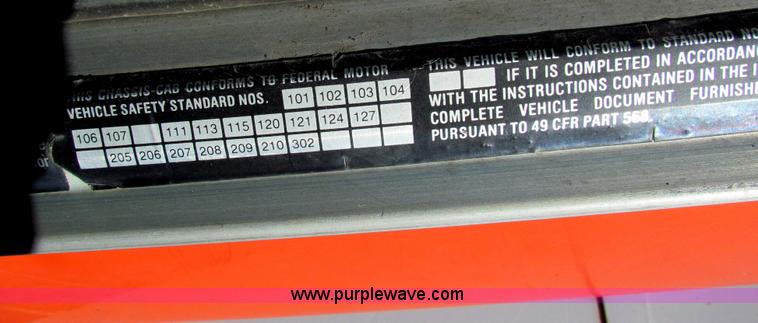 image for item H7297 1985 Peterbilt 349 dump truck