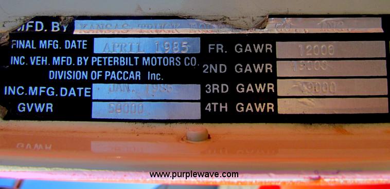 image for item H7297 1985 Peterbilt 349 dump truck