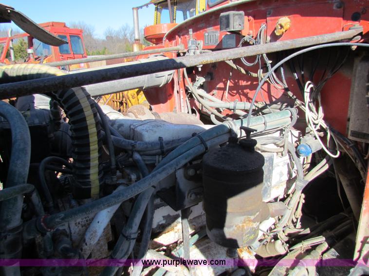 image for item H7297 1985 Peterbilt 349 dump truck