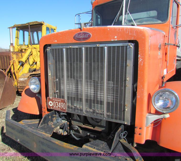 image for item H7297 1985 Peterbilt 349 dump truck
