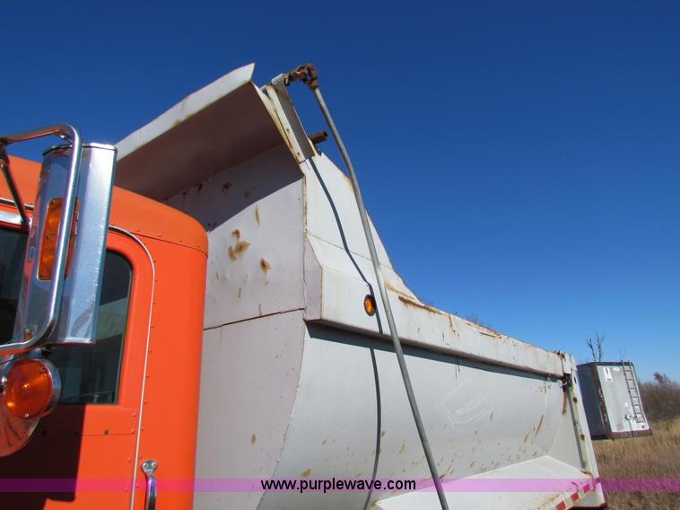 image for item H7297 1985 Peterbilt 349 dump truck