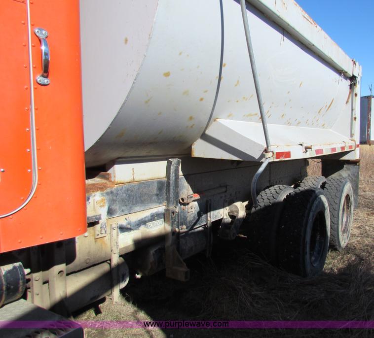 image for item H7297 1985 Peterbilt 349 dump truck