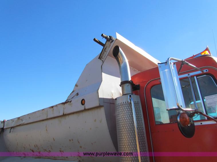 image for item H7297 1985 Peterbilt 349 dump truck