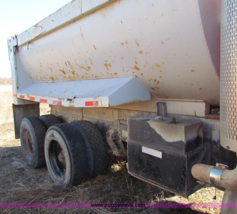 image for item H7297 1985 Peterbilt 349 dump truck