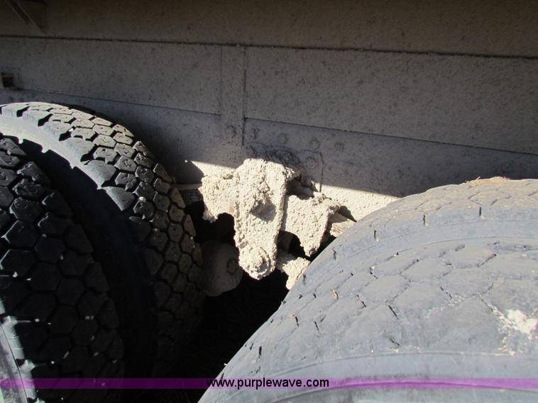 image for item H7297 1985 Peterbilt 349 dump truck