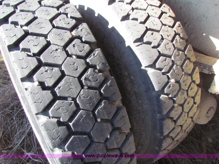 image for item H7297 1985 Peterbilt 349 dump truck