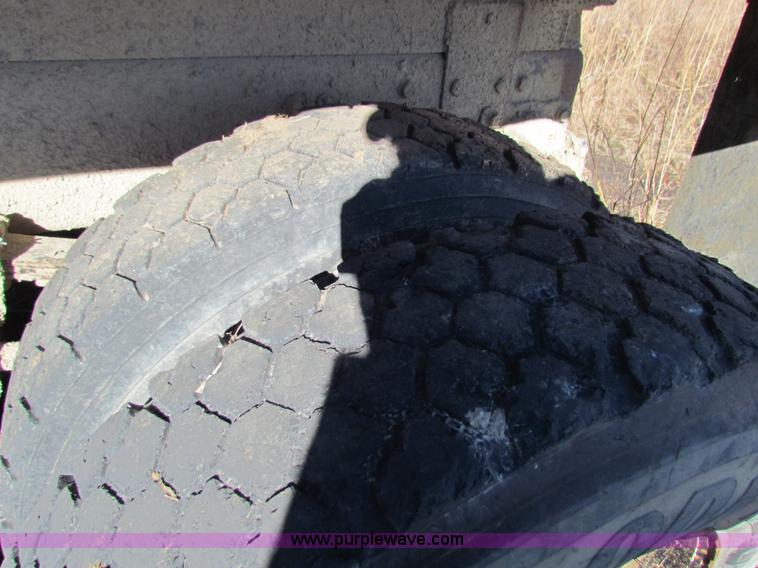 image for item H7297 1985 Peterbilt 349 dump truck