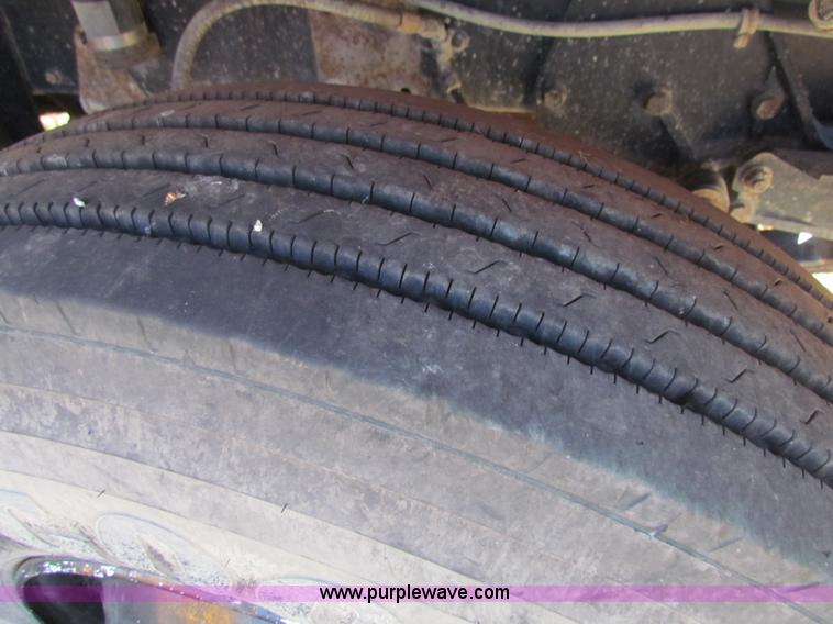 image for item H7297 1985 Peterbilt 349 dump truck