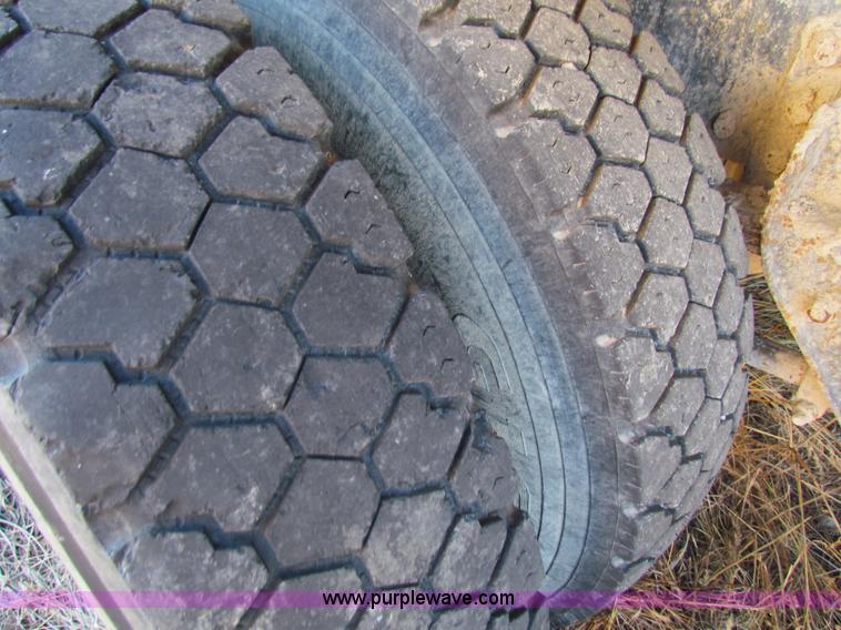 image for item H7297 1985 Peterbilt 349 dump truck