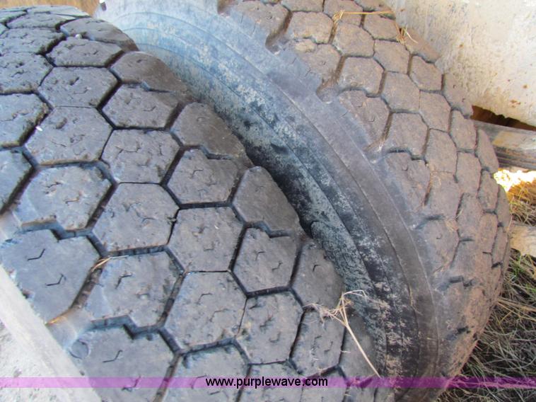 image for item H7297 1985 Peterbilt 349 dump truck