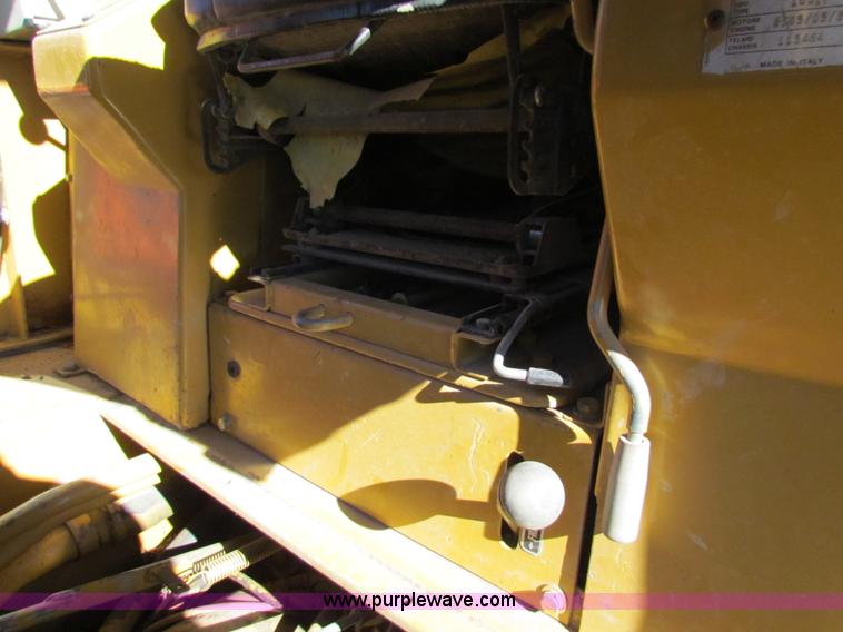 image for item H7298 1991 Fiat-Allis 10C dozer