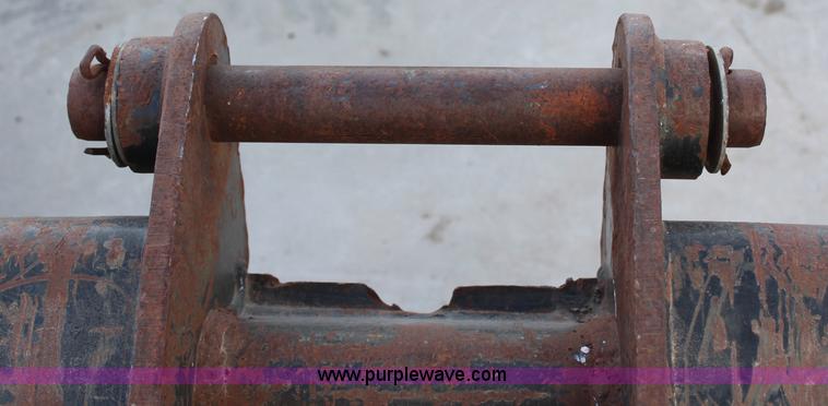 image for item H7827 Caterpillar 36" backhoe bucket