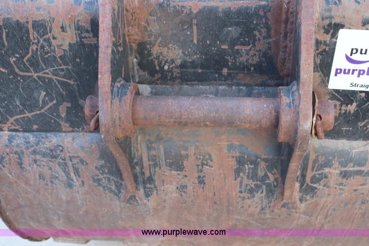 image for item H7827 Caterpillar 36" backhoe bucket