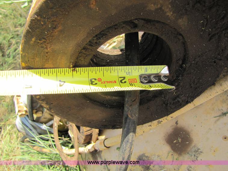 image for item H8287 Komatsu PC220LC 59'9" long reach boom and stick