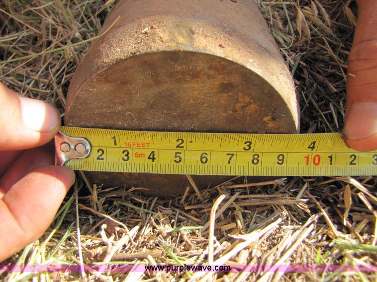 image for item H8287 Komatsu PC220LC 59'9" long reach boom and stick