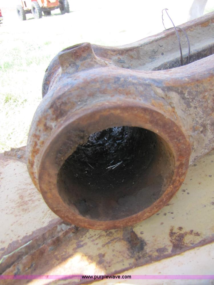 image for item H8287 Komatsu PC220LC 59'9" long reach boom and stick