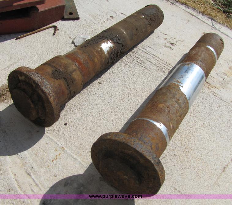 image for item H8287 Komatsu PC220LC 59'9" long reach boom and stick