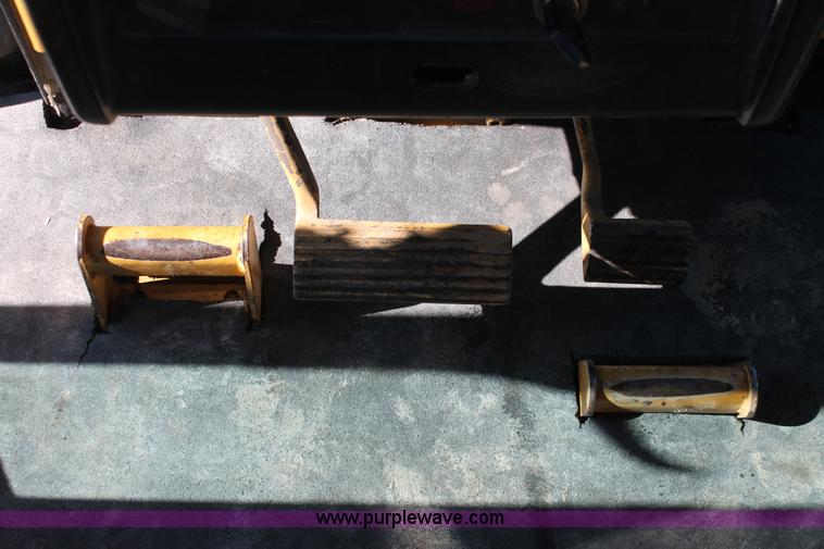 image for item H8288 1997 Caterpillar D6M LGP dozer