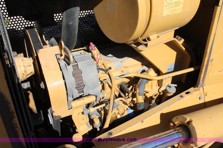 image for item H8288 1997 Caterpillar D6M LGP dozer