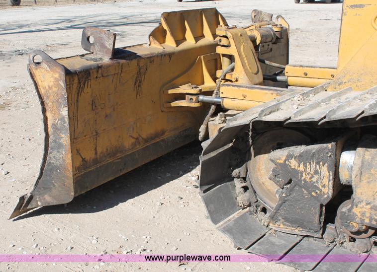 image for item H8288 1997 Caterpillar D6M LGP dozer
