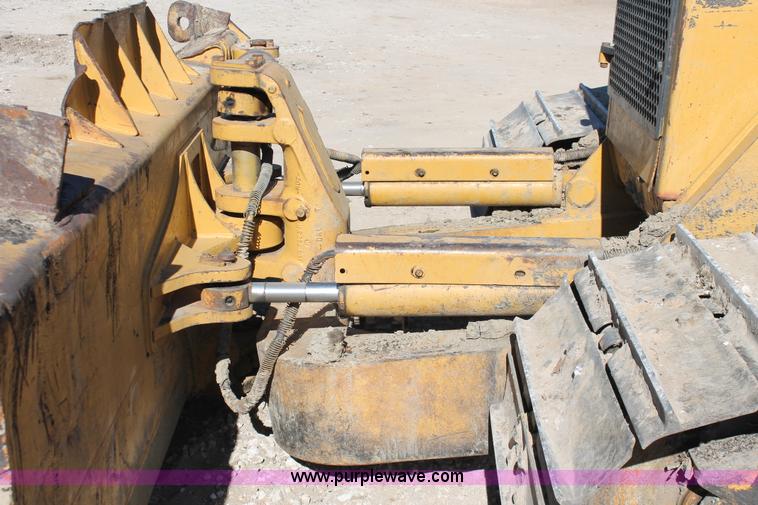 image for item H8288 1997 Caterpillar D6M LGP dozer