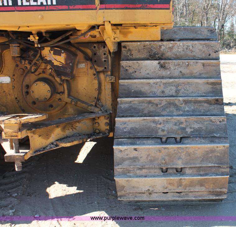 image for item H8288 1997 Caterpillar D6M LGP dozer