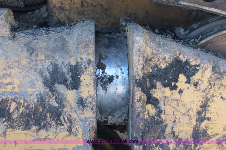 image for item H8288 1997 Caterpillar D6M LGP dozer