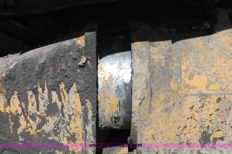 image for item H8288 1997 Caterpillar D6M LGP dozer