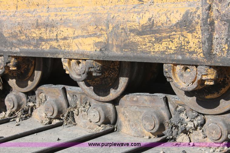 image for item H8288 1997 Caterpillar D6M LGP dozer