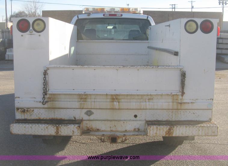 image for item I5726 2005 Chevrolet Silverado 2500HD Ext. Cab utility truck