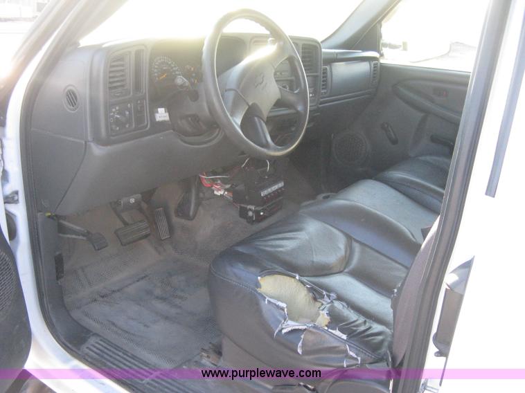 image for item I5726 2005 Chevrolet Silverado 2500HD Ext. Cab utility truck