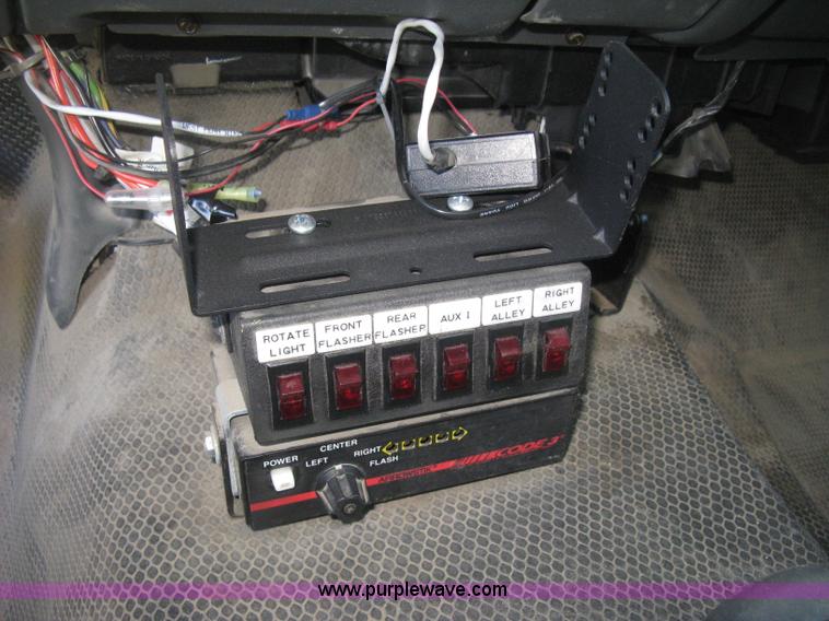 image for item I5726 2005 Chevrolet Silverado 2500HD Ext. Cab utility truck