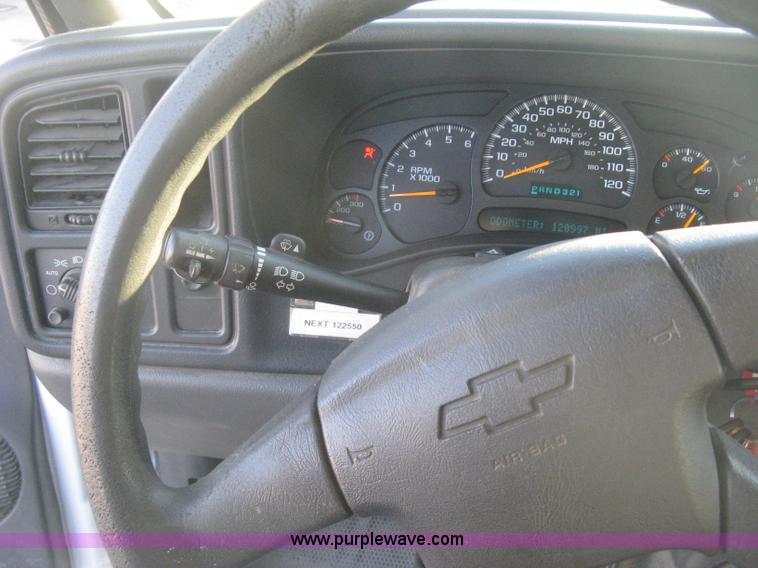 image for item I5726 2005 Chevrolet Silverado 2500HD Ext. Cab utility truck