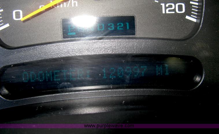 image for item I5726 2005 Chevrolet Silverado 2500HD Ext. Cab utility truck