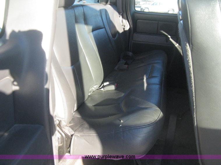 image for item I5726 2005 Chevrolet Silverado 2500HD Ext. Cab utility truck