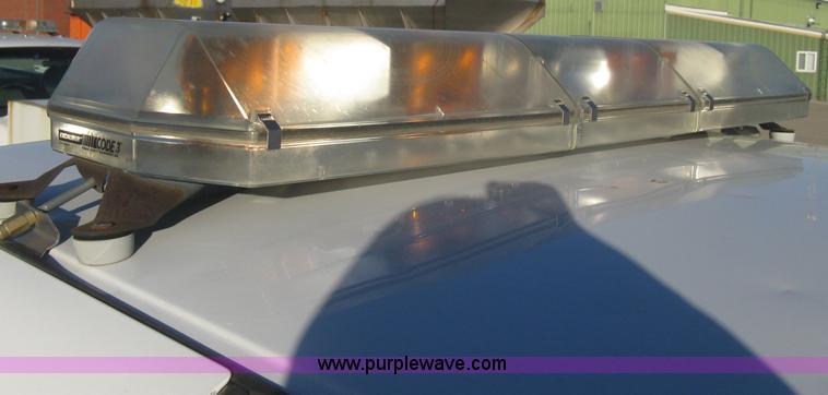 image for item I5726 2005 Chevrolet Silverado 2500HD Ext. Cab utility truck