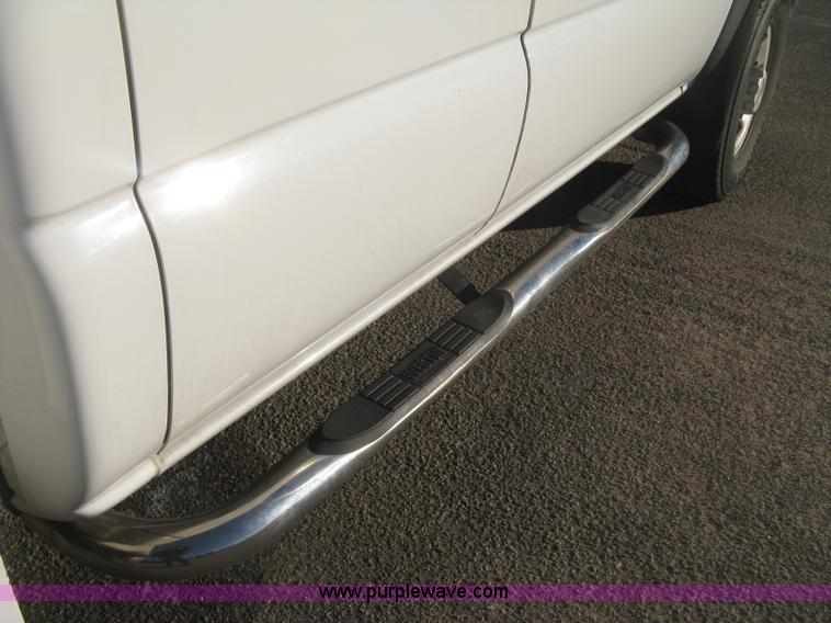 image for item I5726 2005 Chevrolet Silverado 2500HD Ext. Cab utility truck