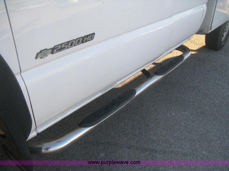 image for item I5726 2005 Chevrolet Silverado 2500HD Ext. Cab utility truck