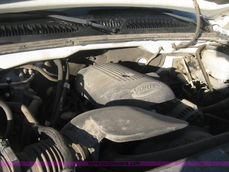 image for item I5726 2005 Chevrolet Silverado 2500HD Ext. Cab utility truck