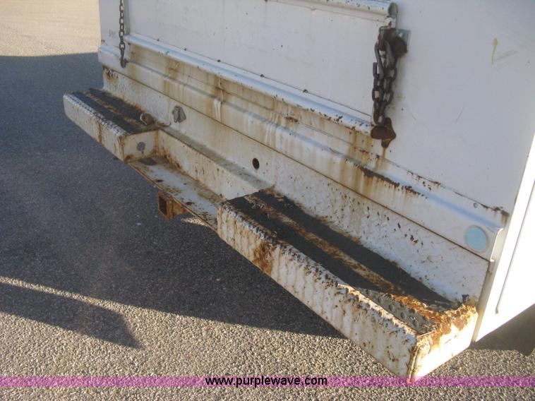 image for item I5726 2005 Chevrolet Silverado 2500HD Ext. Cab utility truck