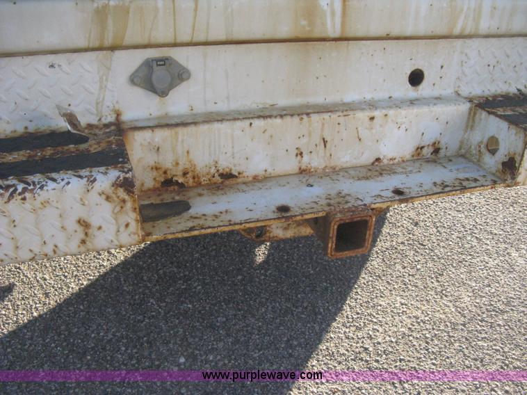 image for item I5726 2005 Chevrolet Silverado 2500HD Ext. Cab utility truck