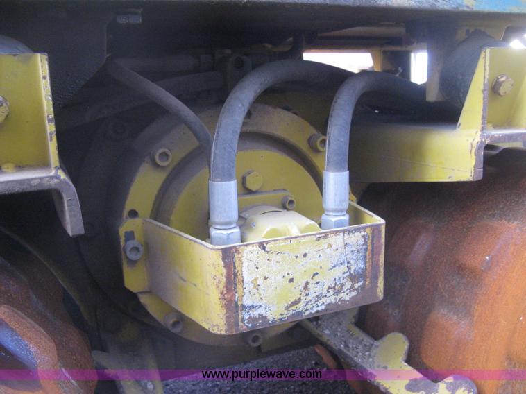 image for item I5731 1994 Multiquip Rammax RW1404 trench compactor