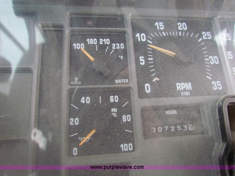 image for item AE9074 1998 International 3800 school bus