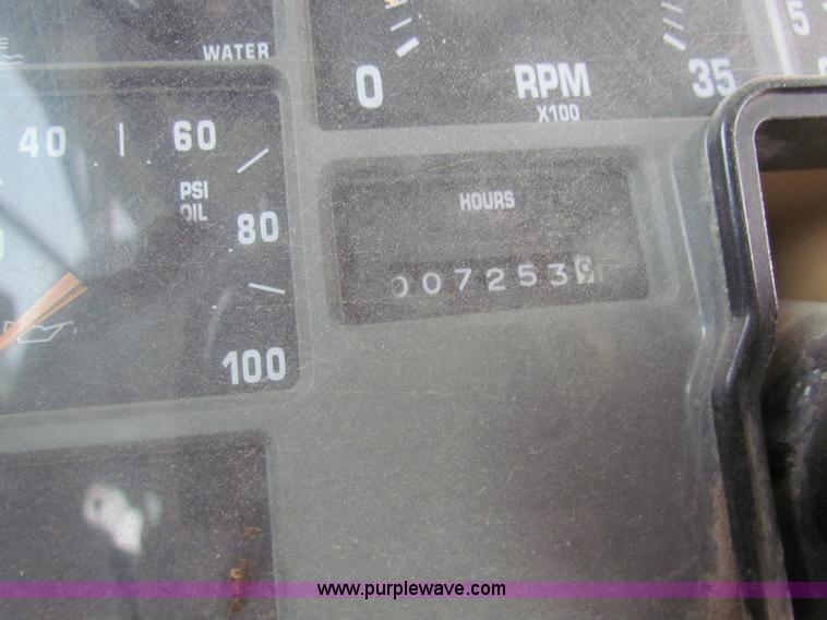 image for item AE9074 1998 International 3800 school bus