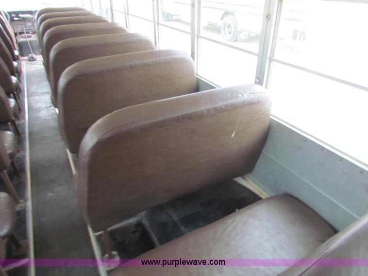 image for item AE9074 1998 International 3800 school bus