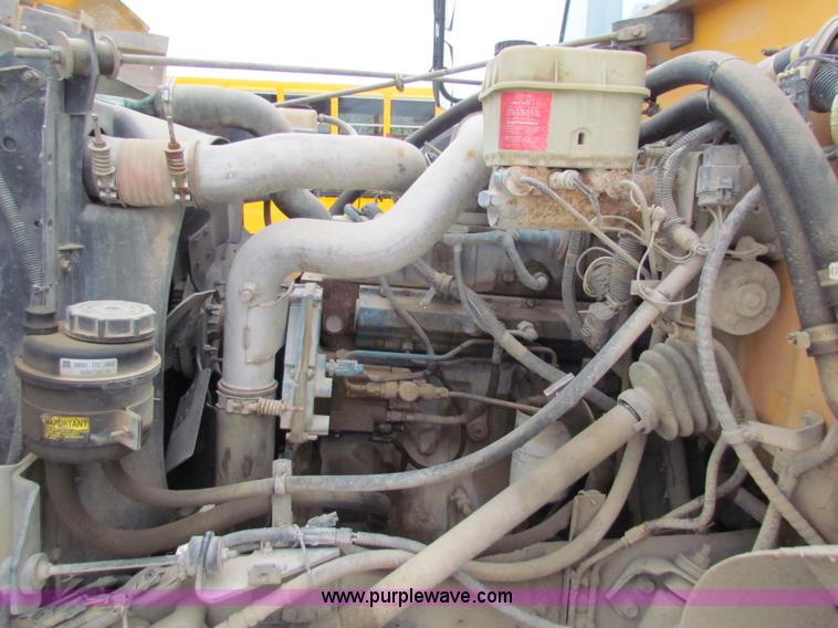 image for item AE9074 1998 International 3800 school bus