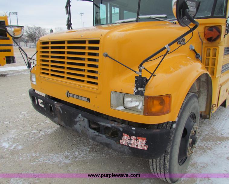 image for item AE9074 1998 International 3800 school bus